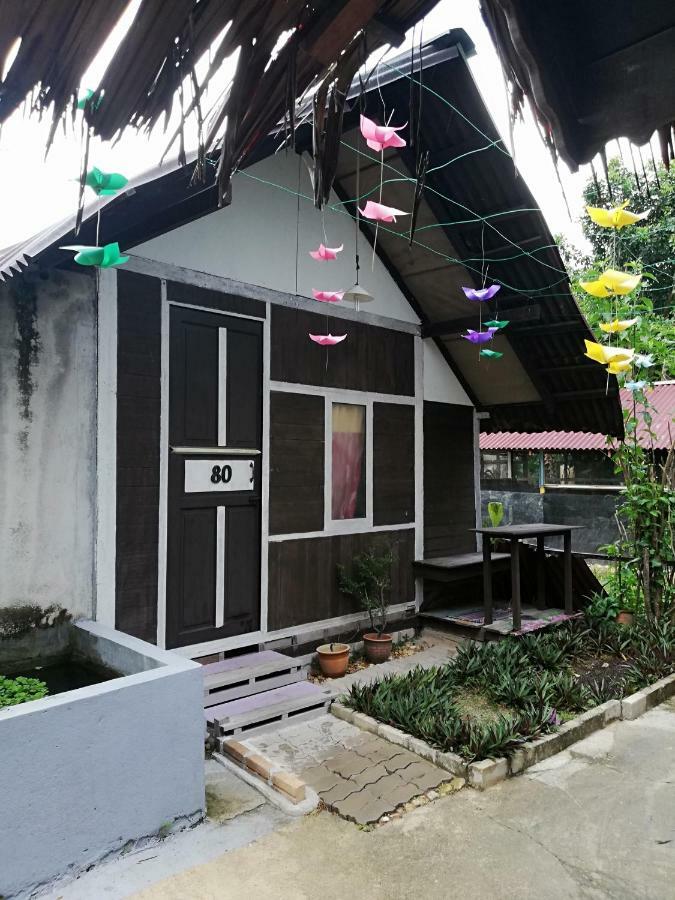 Mykampung Chalet Hotel Ipoh Exterior photo